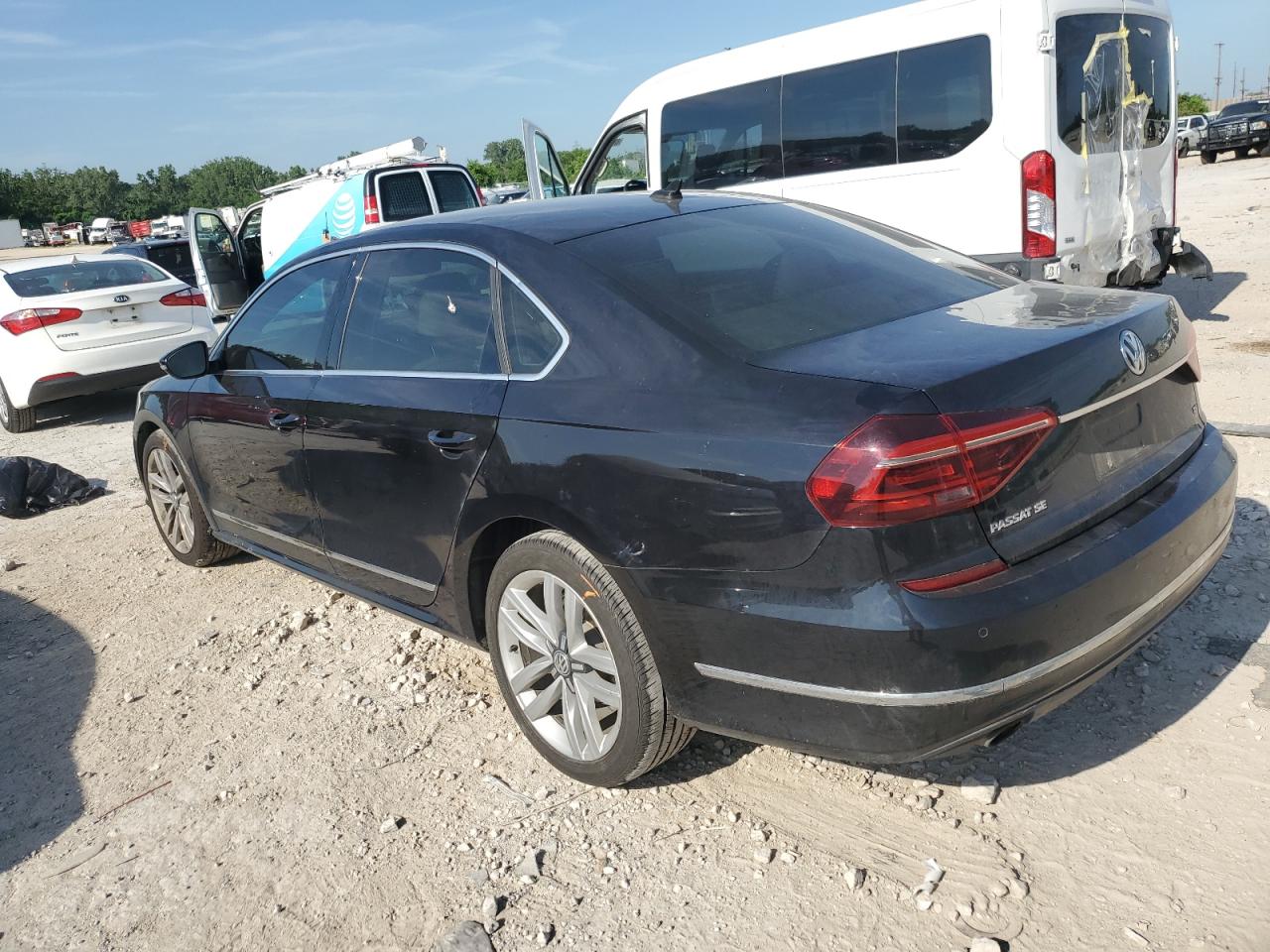 VOLKSWAGEN PASSAT SE