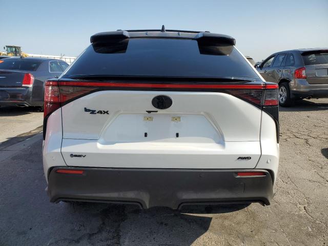 2025 TOYOTA BZ4X XLE JTMABACA6SA092821