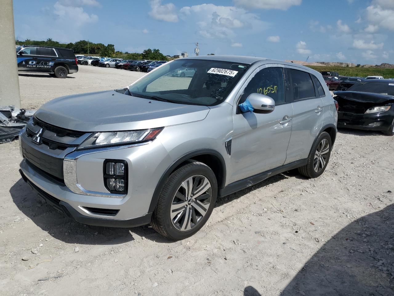 MITSUBISHI OUTLANDER SE