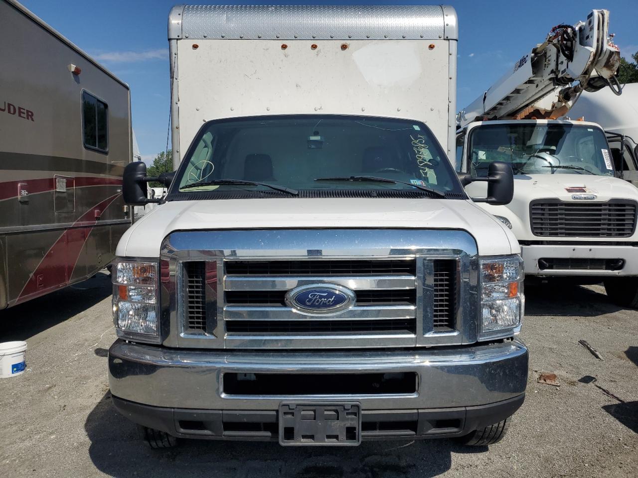 FORD ECONOLINE E450 SUPER DUTY CUTAWAY VAN