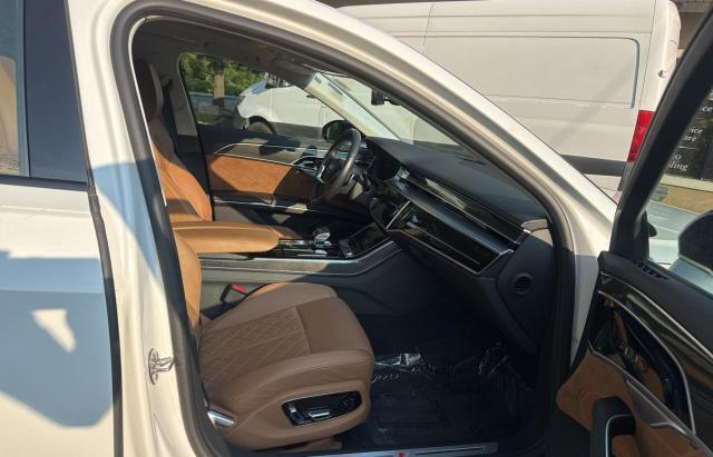 2020 AUDI S8 WAU8SAF82LN011960