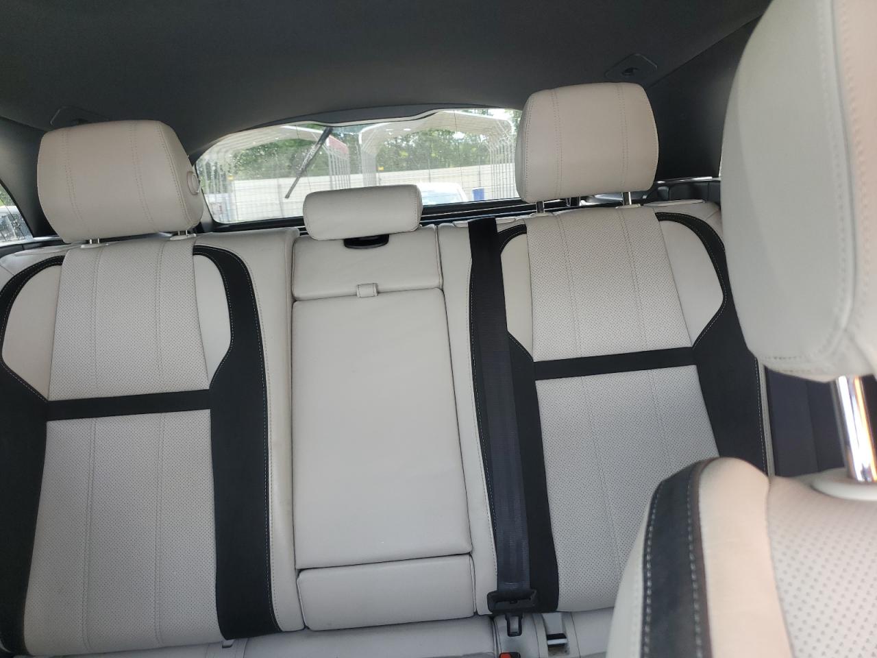 LAND ROVER RANGE ROVER R-DYNAMIC SE