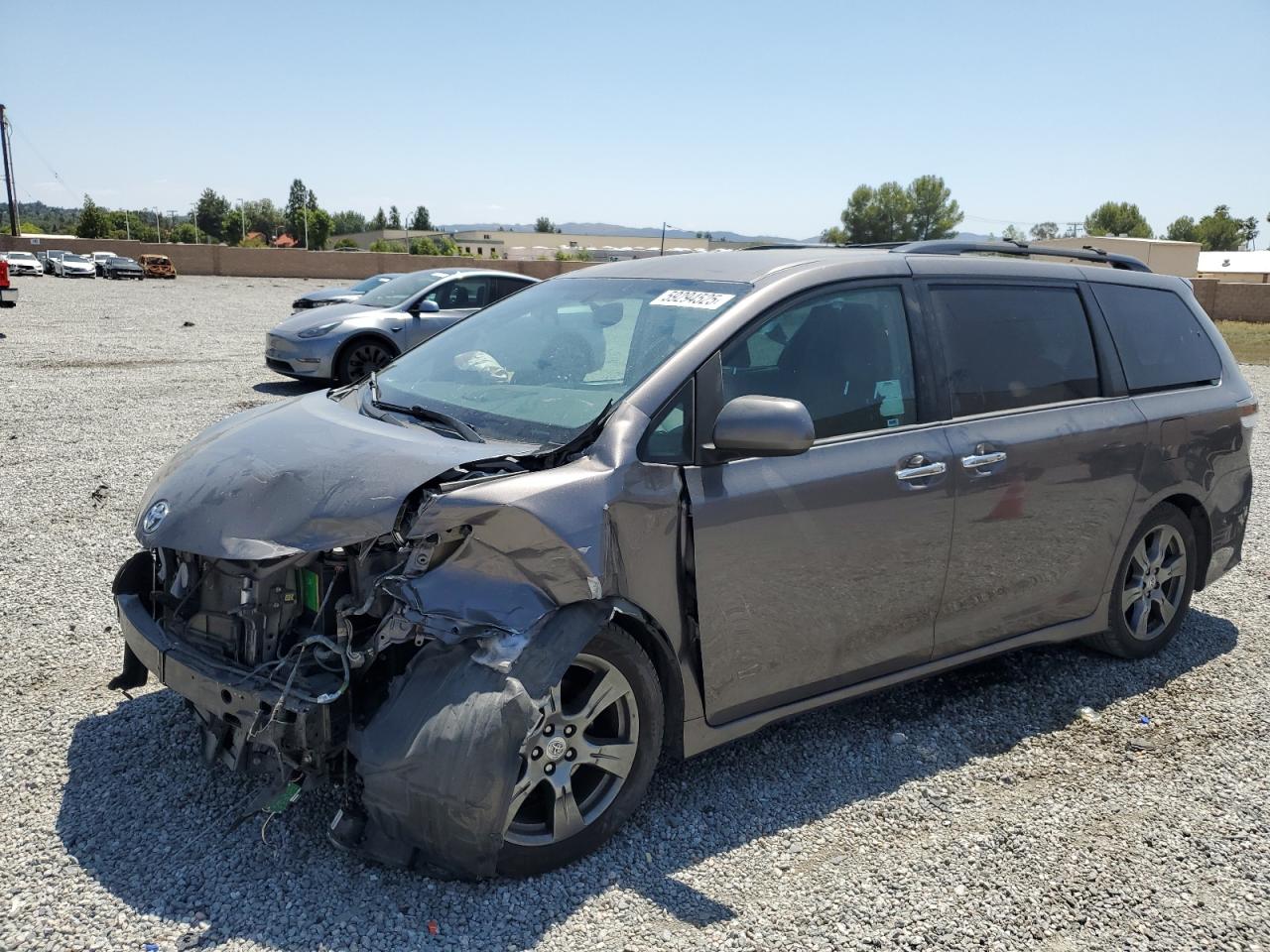 TOYOTA SIENNA SE