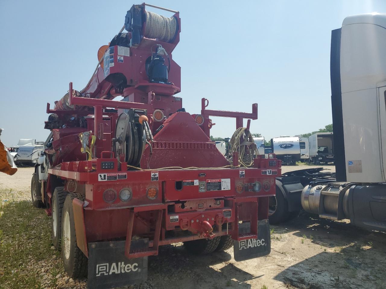 Lot #3271710619 2023 INTERNATIONAL HV607