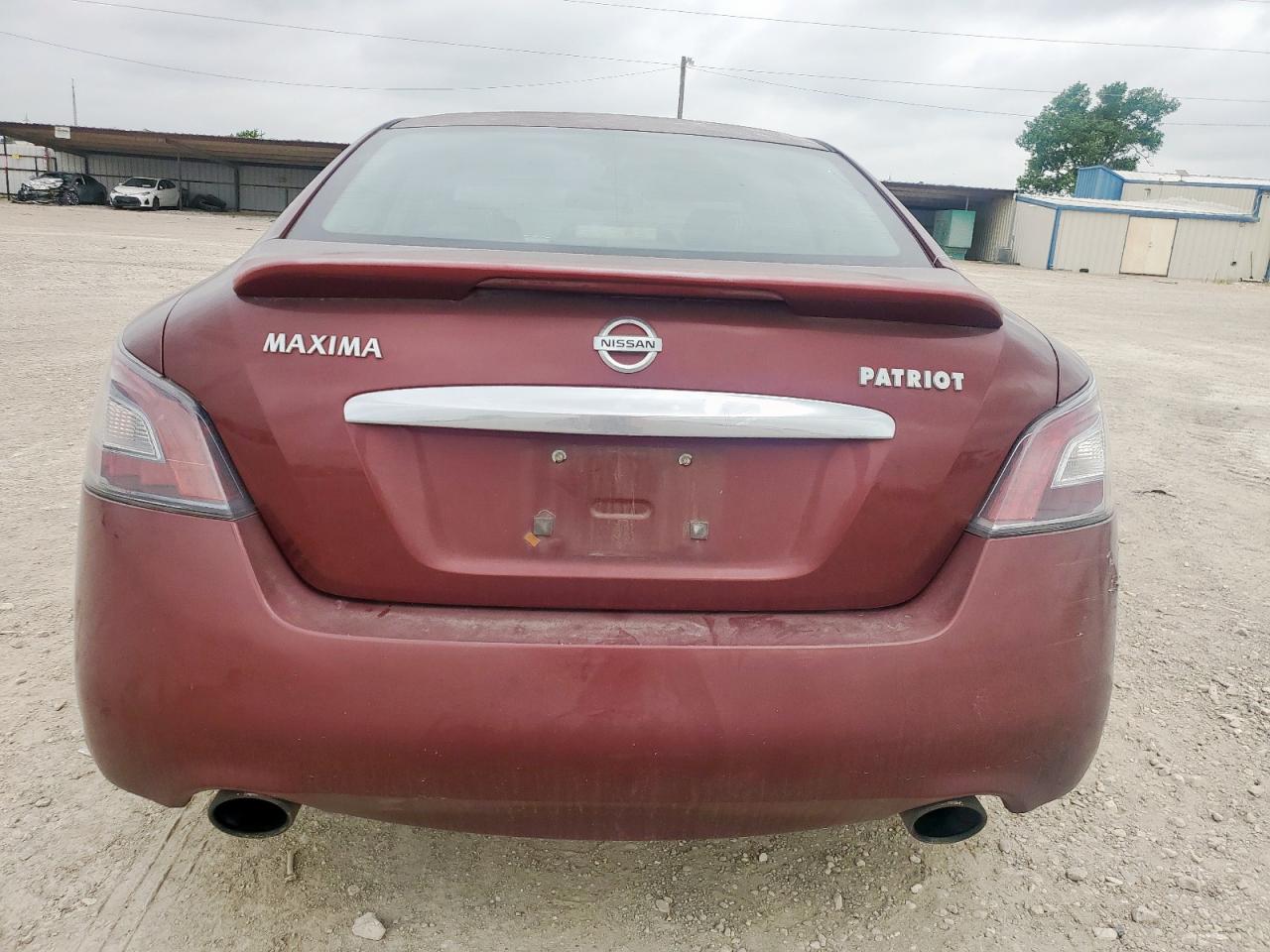 NISSAN MAXIMA S