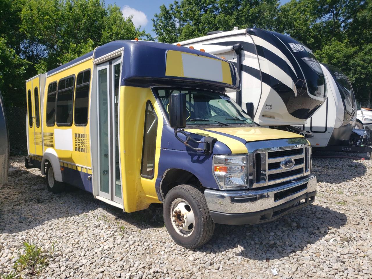 FORD ECONOLINE E450 SUPER DUTY CUTAWAY VAN