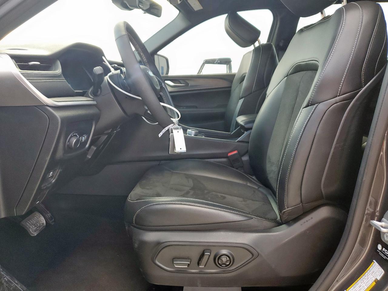 JEEP GRAND CHEROKEE L LAREDO