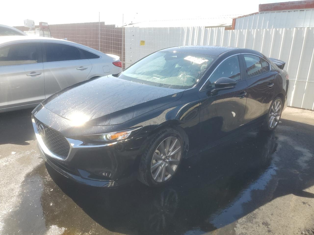 MAZDA 3 PREFERRED