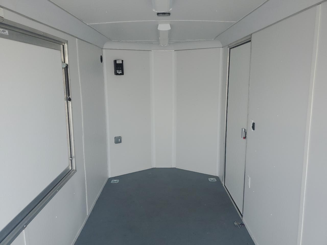 Lot #3196001924 2024 HAULMARK UNKNOWN