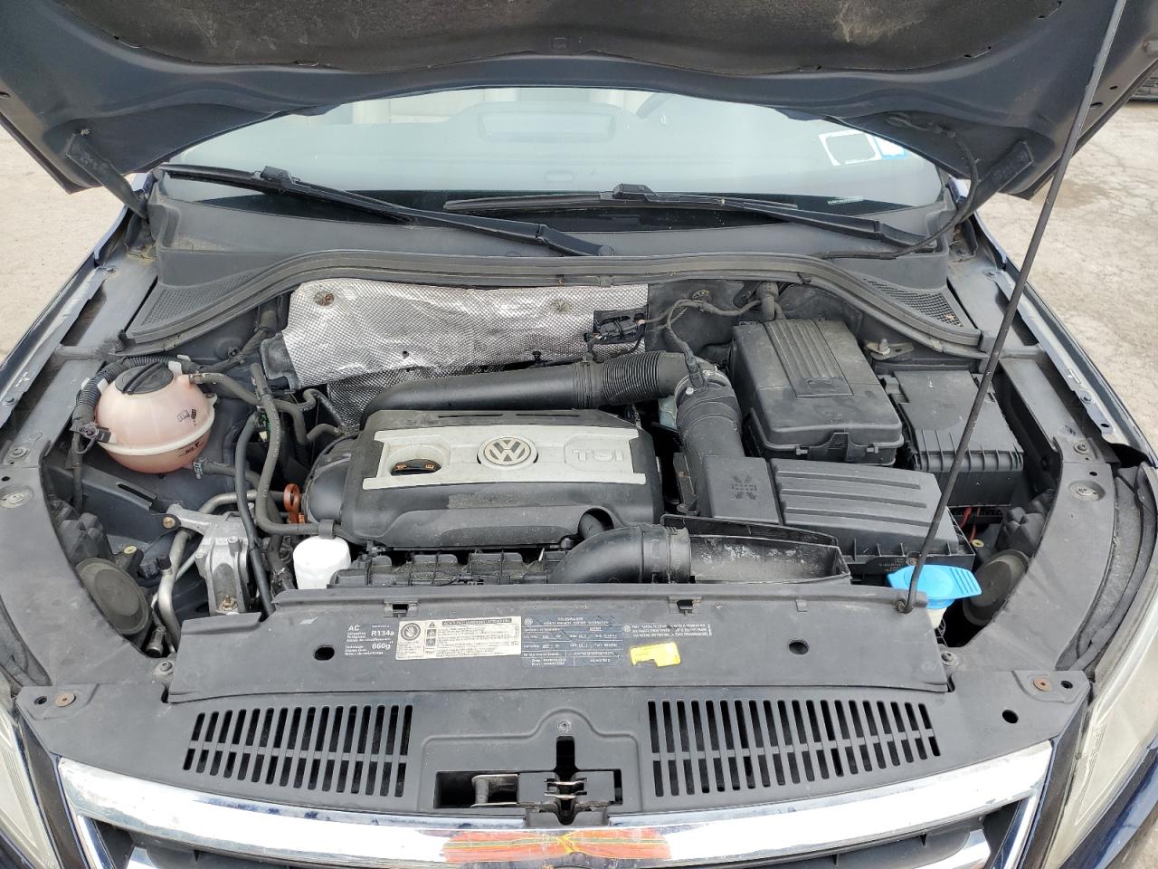 Volkswagen Tiguan s 2011