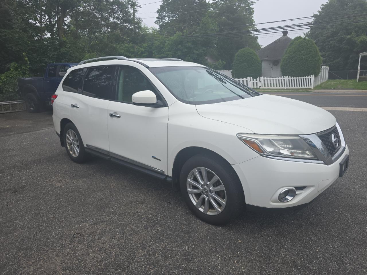 NISSAN PATHFINDER SV HYBRID