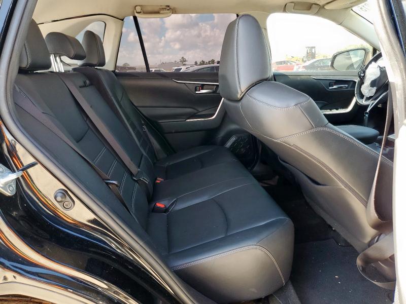 2021 TOYOTA RAV4 XLE P JTMC1RFV8MD065095