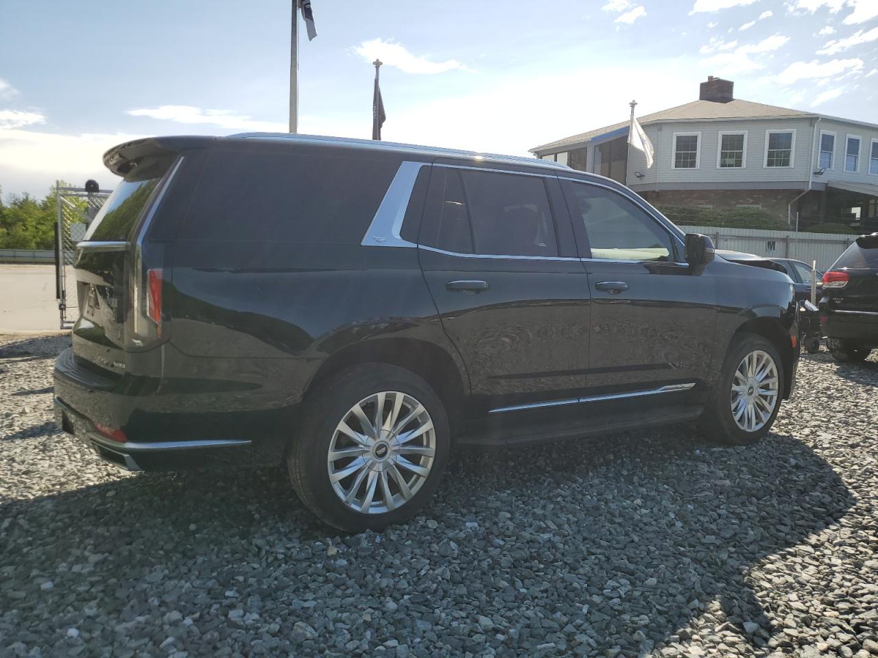 CADILLAC ESCALADE LUXURY
