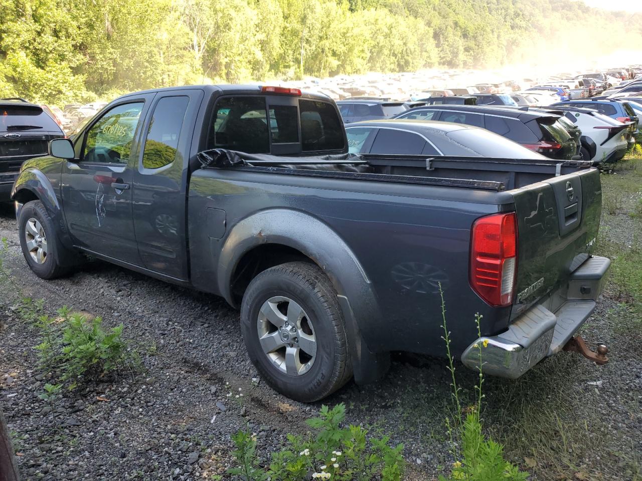 NISSAN FRONTIER SV
