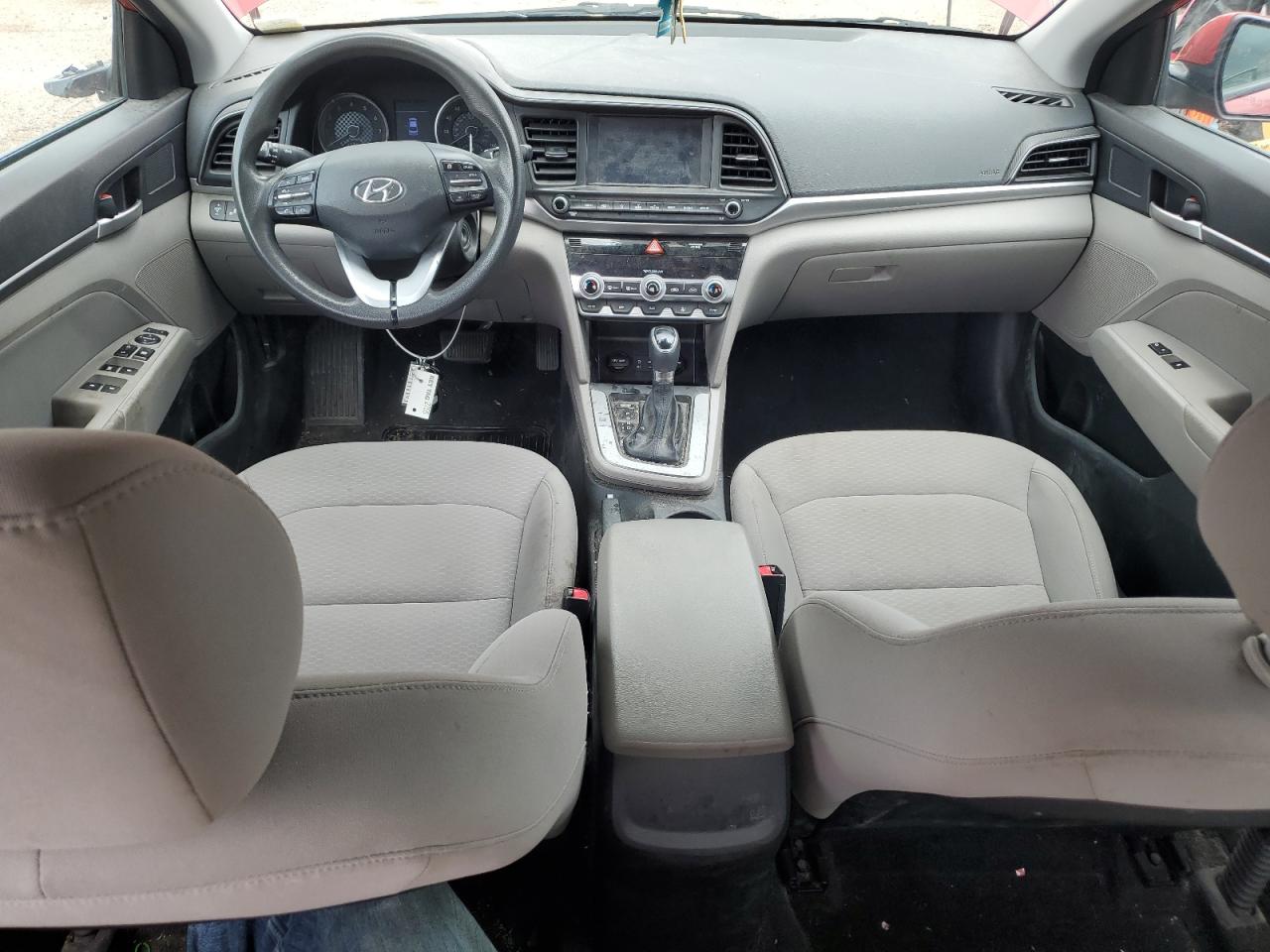 HYUNDAI ELANTRA SEL