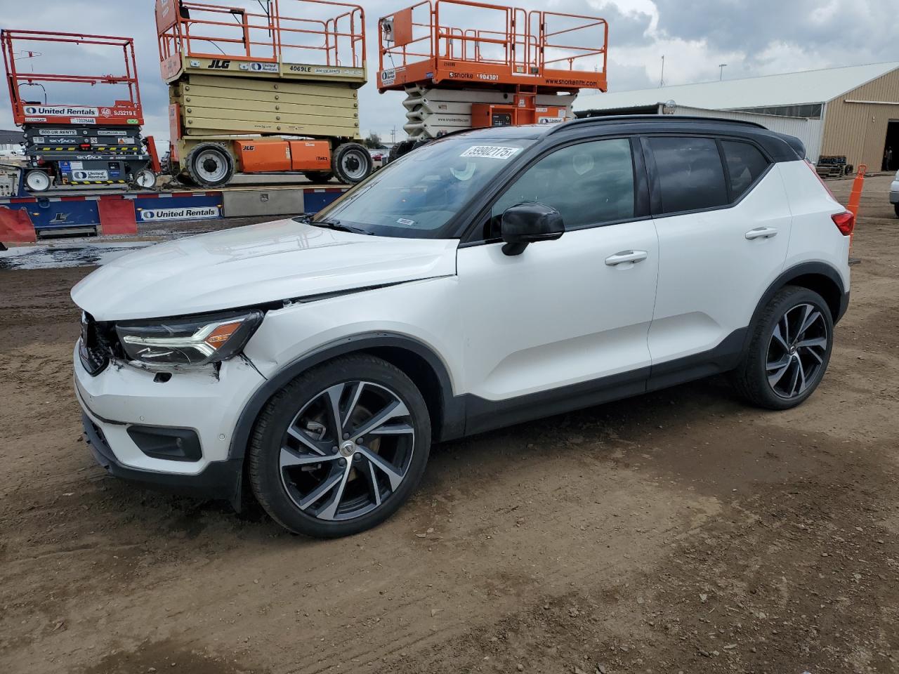VOLVO XC40 T5 R-DESIGN
