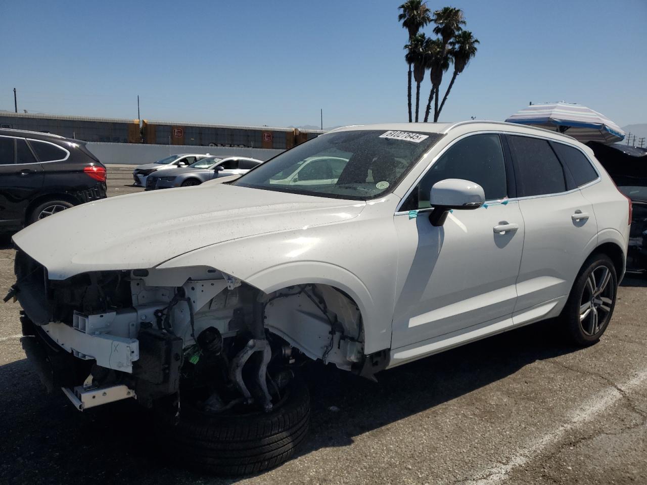 VOLVO XC60 T5 MOMENTUM