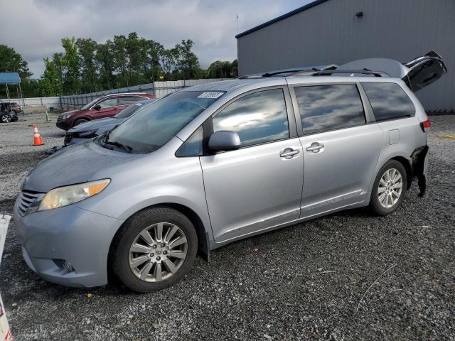 TOYOTA SIENNA XLE
