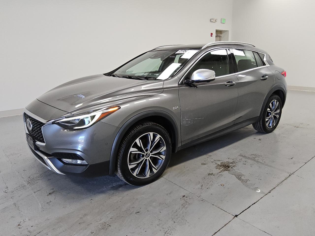 INFINITI QX30 BASE