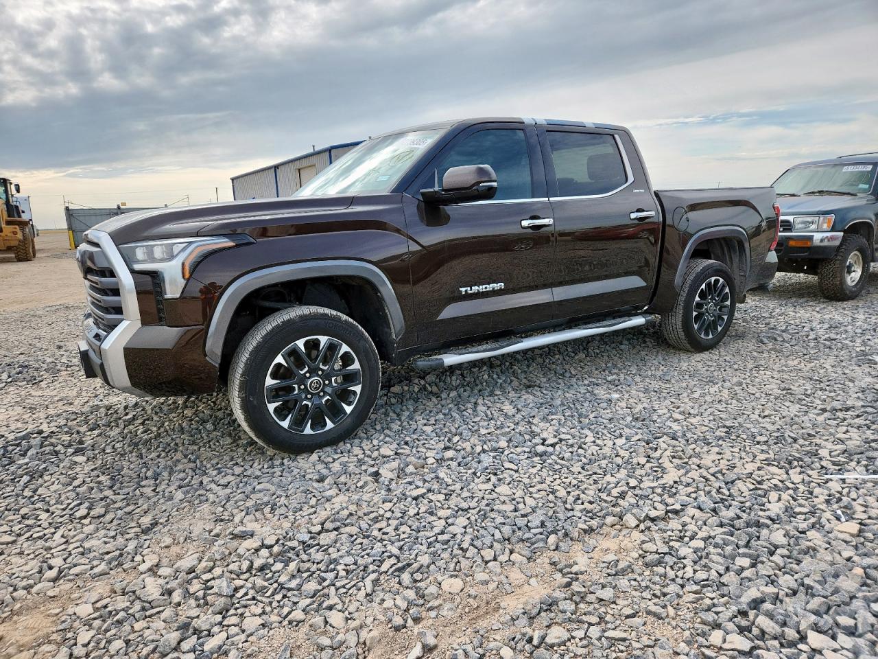 TOYOTA TUNDRA CREWMAX LIMITED