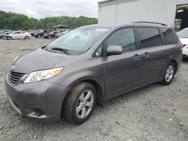 TOYOTA SIENNA LE