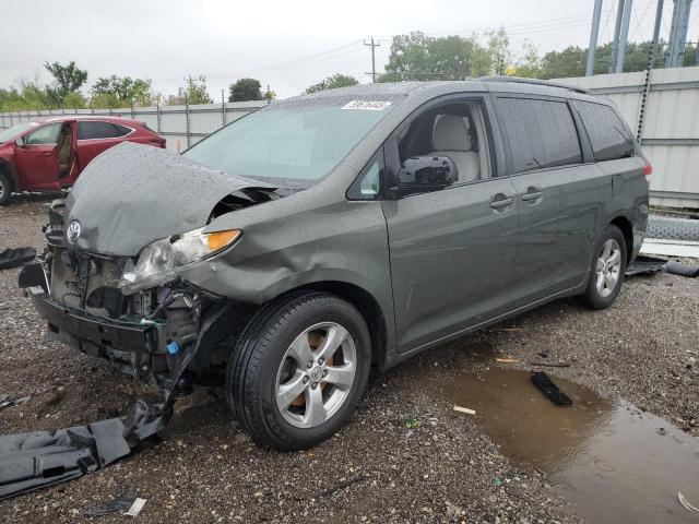 TOYOTA SIENNA LE