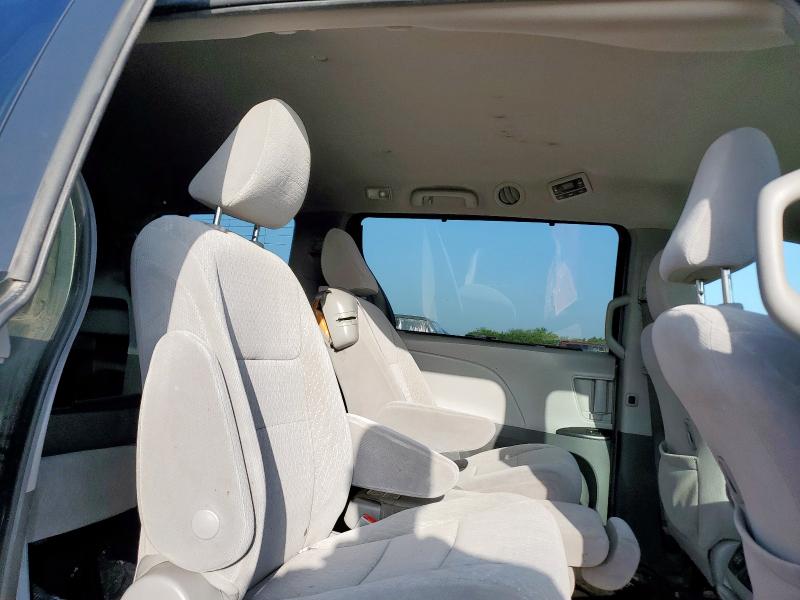 2018 TOYOTA SIENNA LE 5TDKZ3DC2JS905746