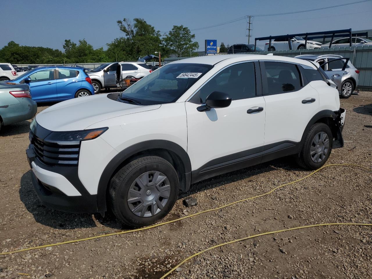 NISSAN KICKS S