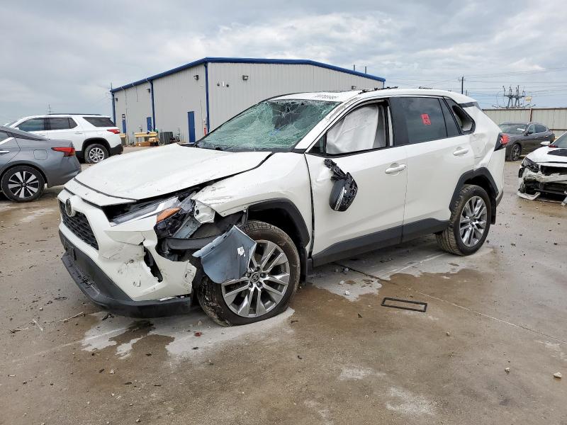 Vin: 2t3c1rfv9nw235565, lot: 59703985, toyota rav4 xle premium 2022 img_1