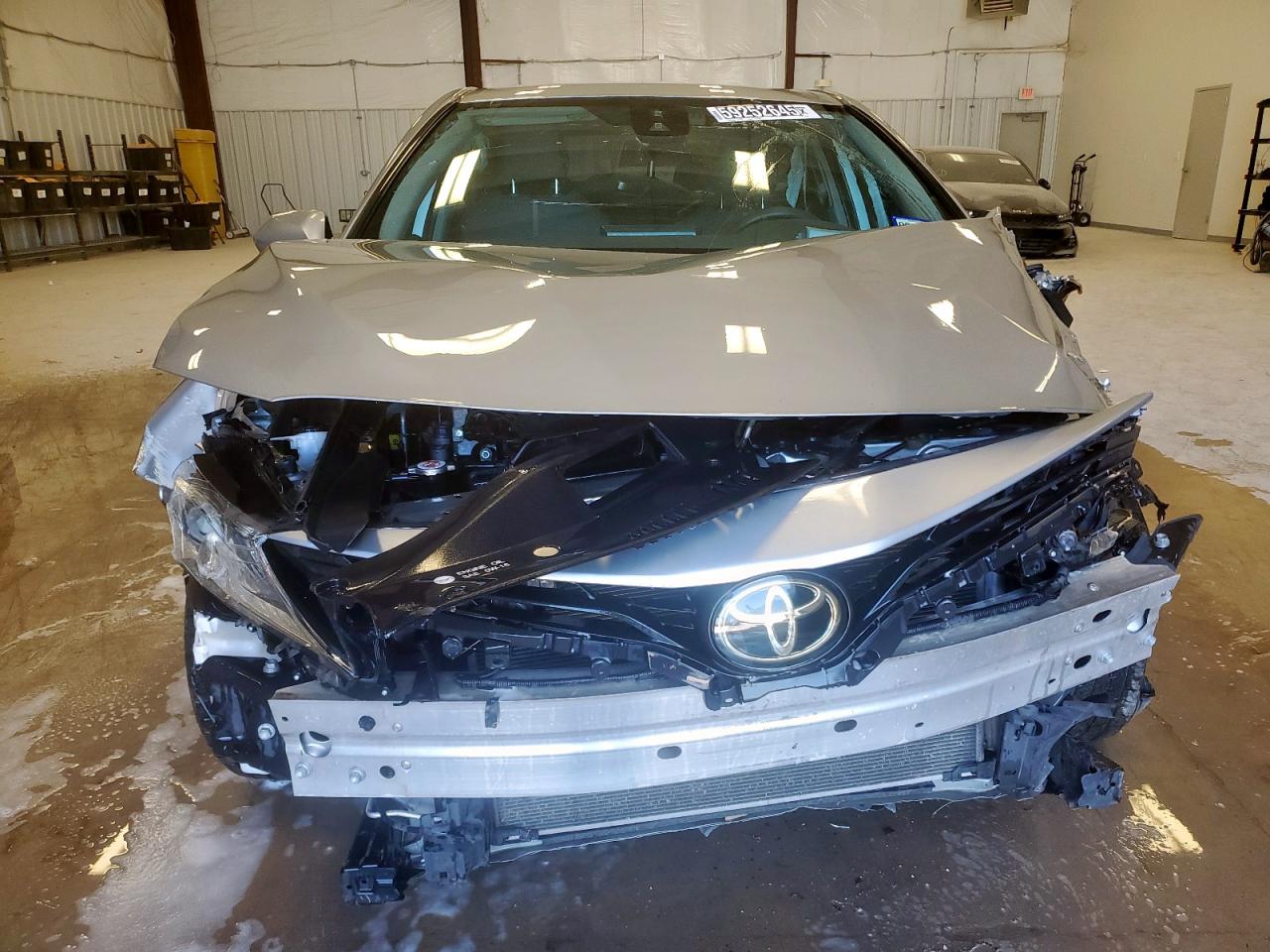 Toyota Camry le 2021