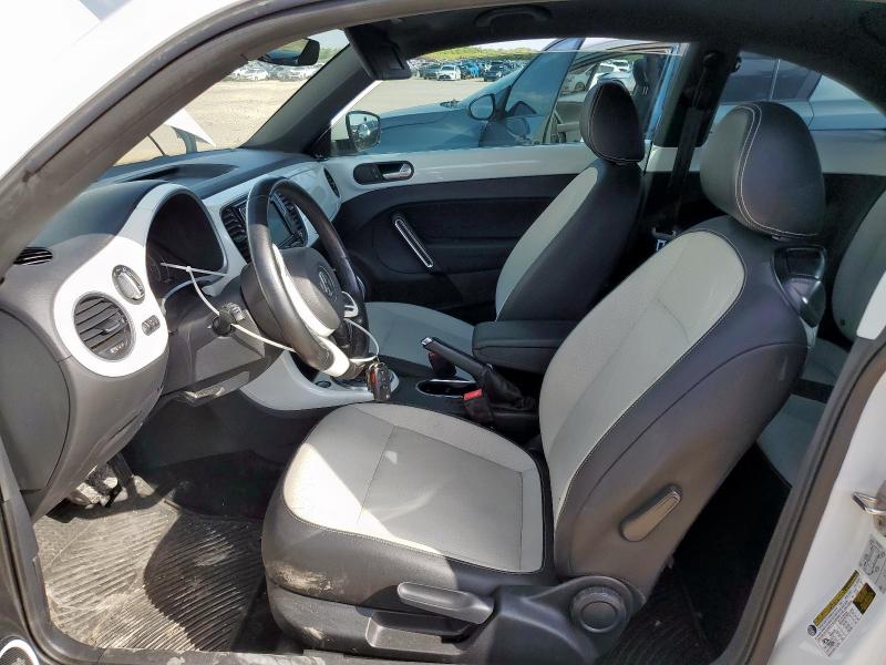 2019 VOLKSWAGEN BEETLE SE 3VWJD7AT7KM720483