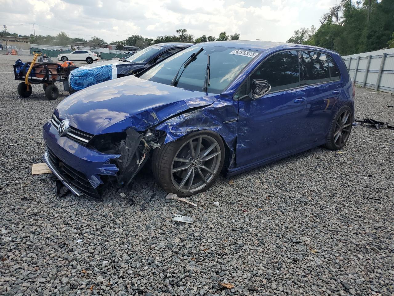 VOLKSWAGEN GOLF R