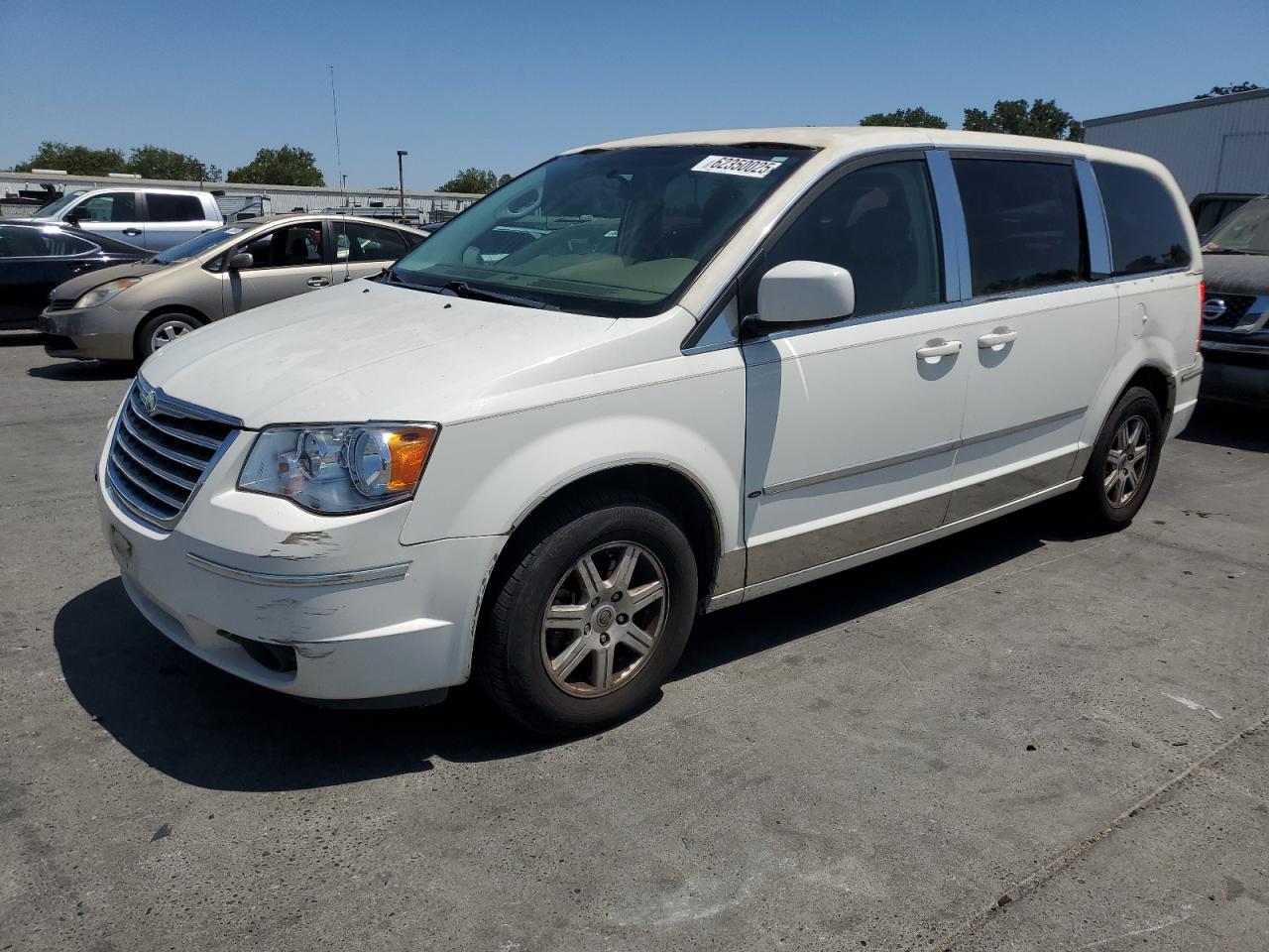CHRYSLER TOWN & COUNTRY TOURING