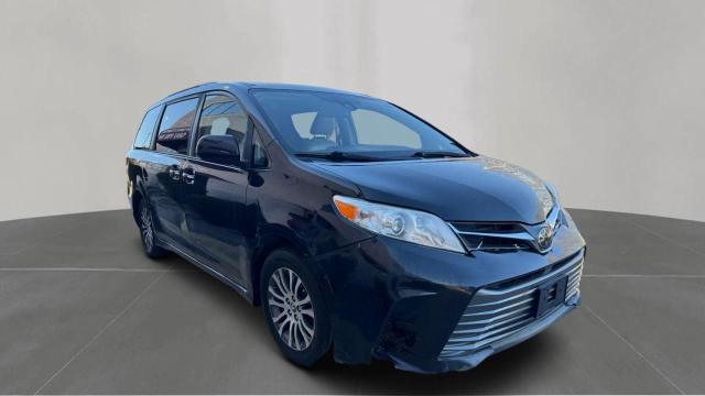 TOYOTA SIENNA XLE