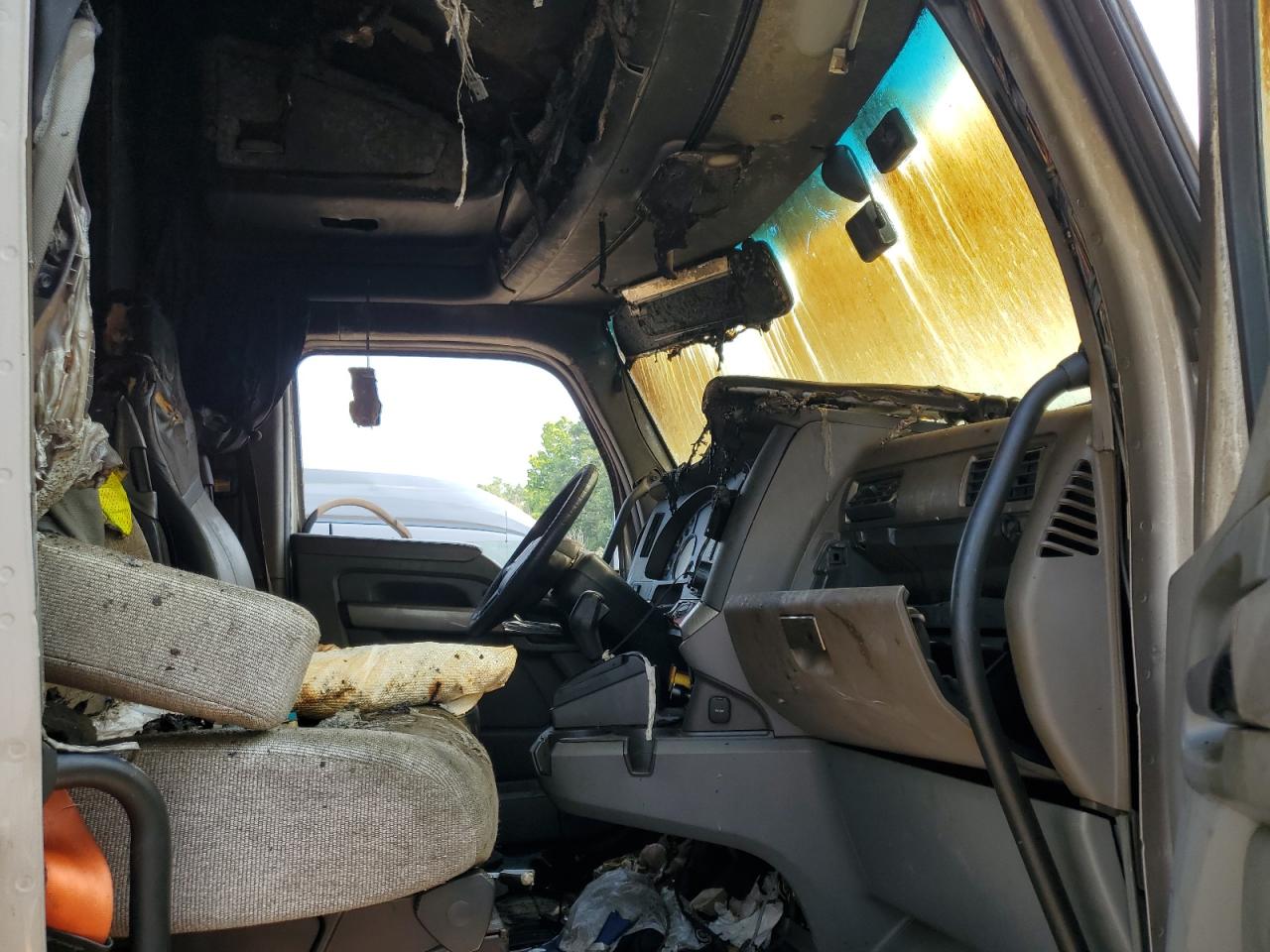 Lot #3305352326 2017 KENWORTH CONSTRUCTI