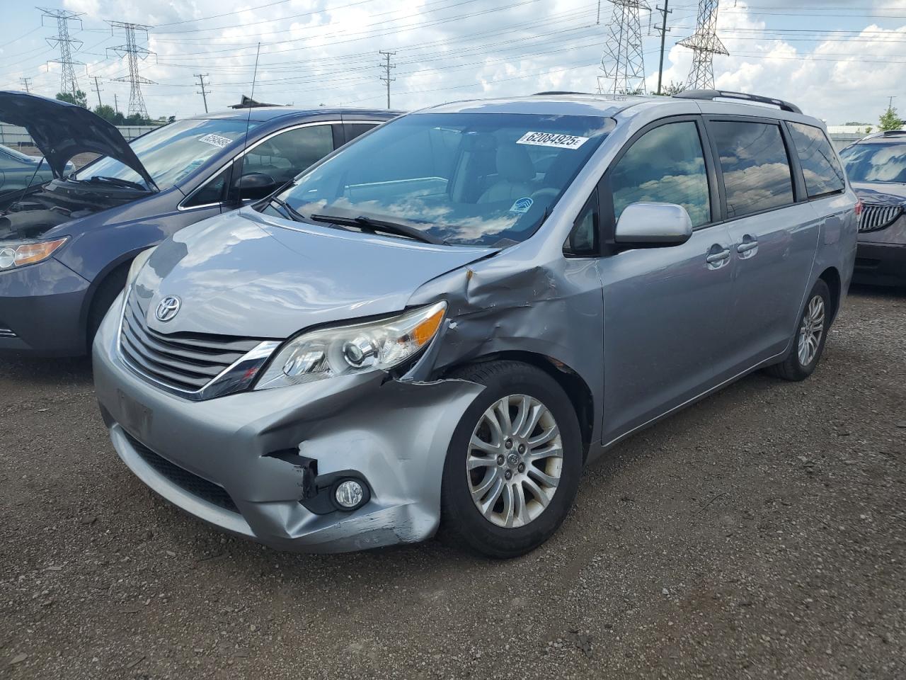 TOYOTA SIENNA XLE