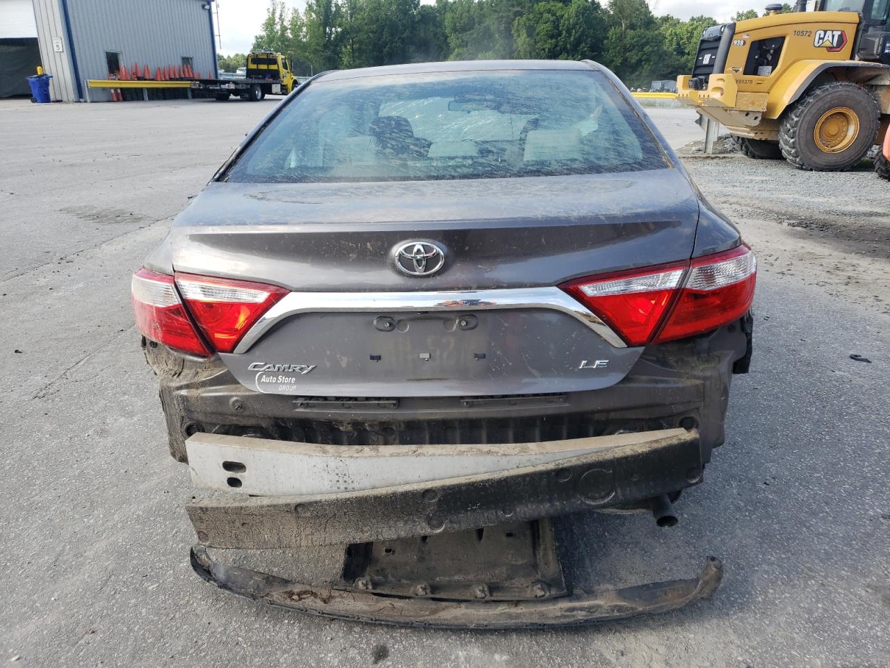 Toyota Camry le 2015