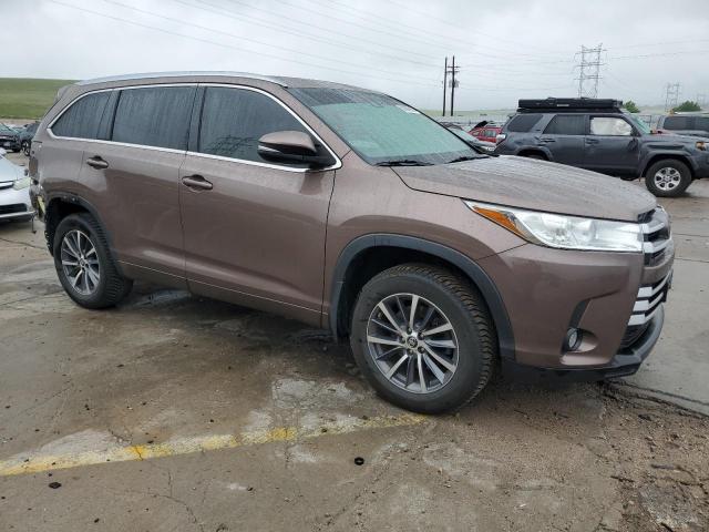 Vin: 5tdjzrfh4hs398415, lot: 59386805, toyota highlander se 20174