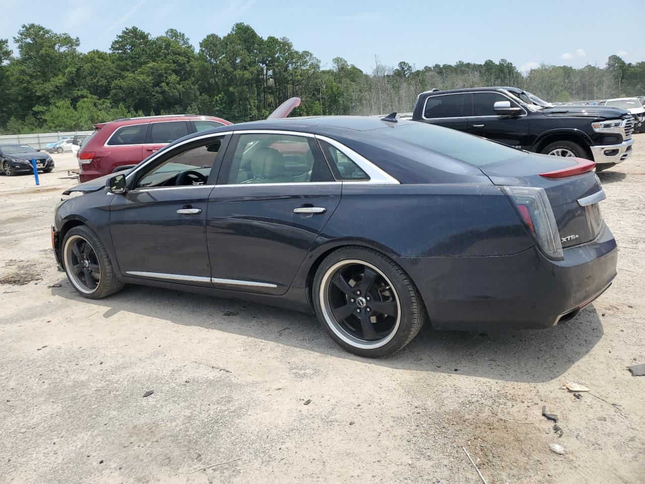 CADILLAC XTS LUXURY COLLECTION