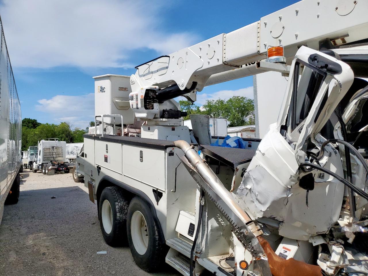 Lot #3203961167 2010 INTERNATIONAL 7000 7400