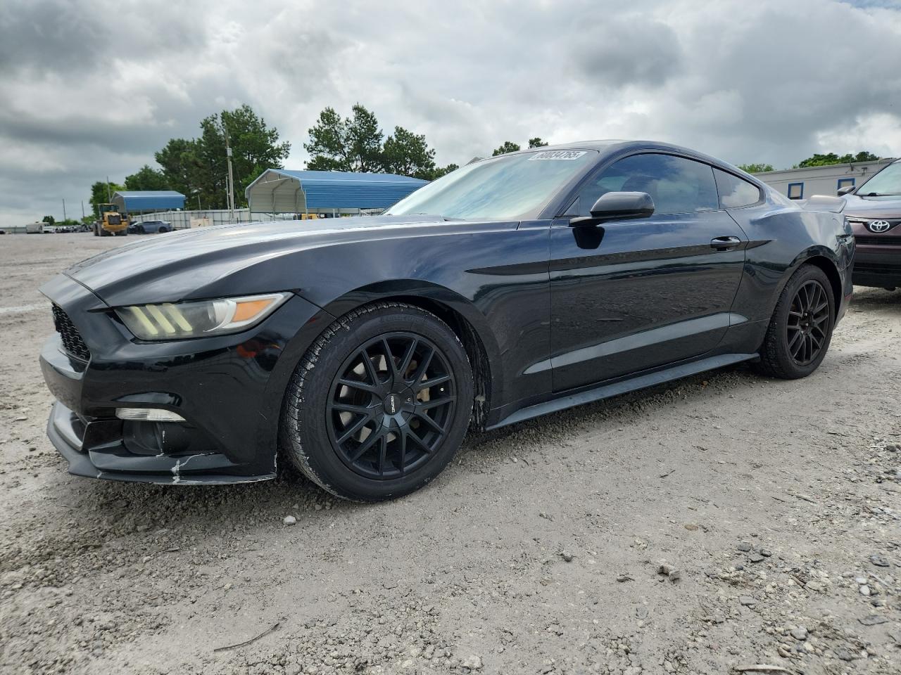 FORD MUSTANG