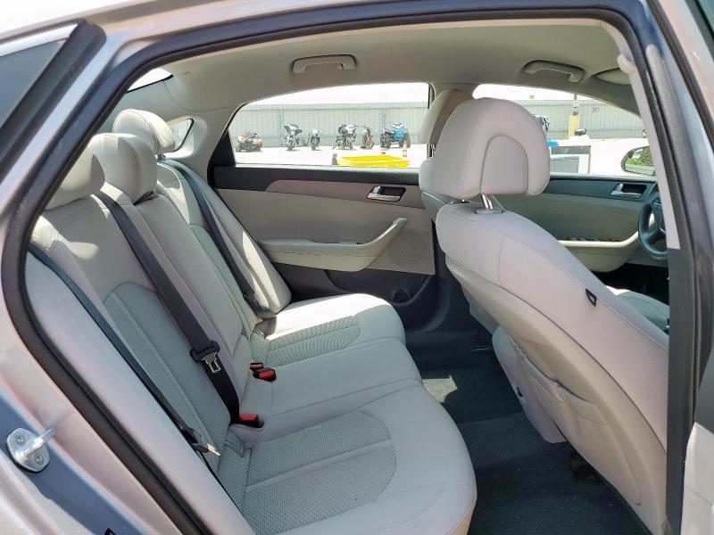 2016 HYUNDAI SONATA SE 5NPE24AF0GH328946