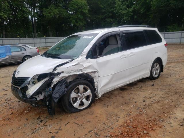 TOYOTA SIENNA LE