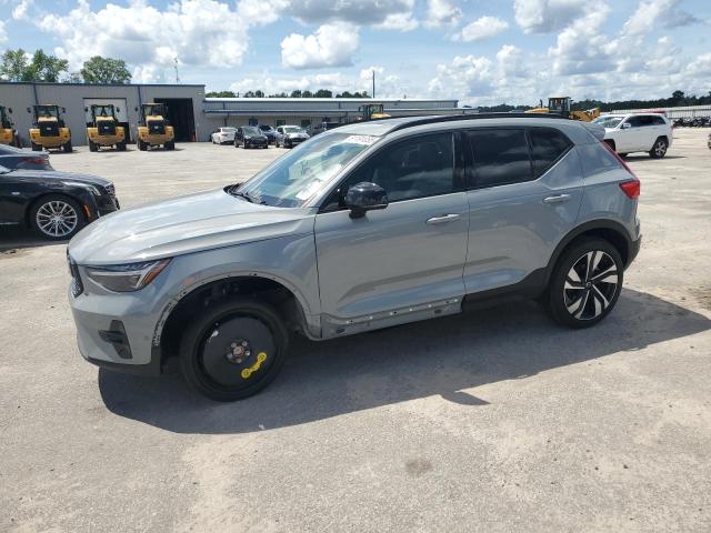 VOLVO XC40 PLUS
