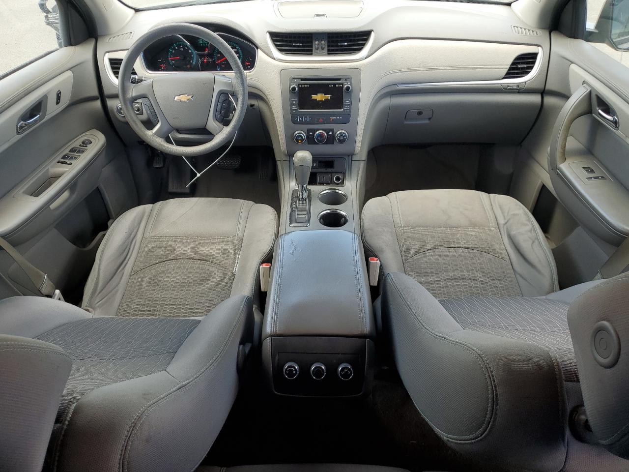 CHEVROLET TRAVERSE LS