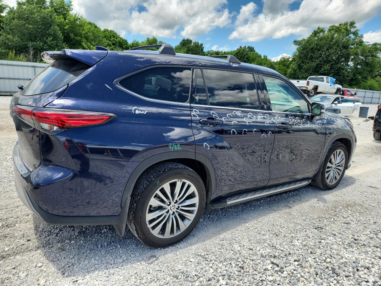 TOYOTA HIGHLANDER PLATINUM