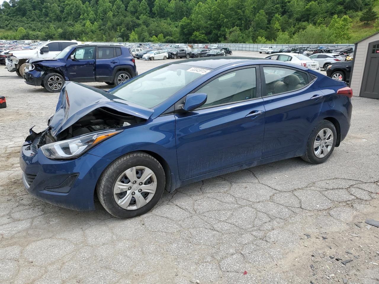 HYUNDAI ELANTRA SE