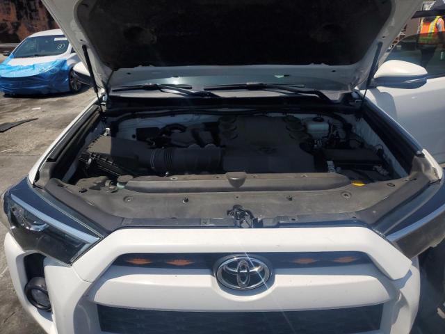 2019 TOYOTA 4RUNNER SR JTEBU5JRXK5648602