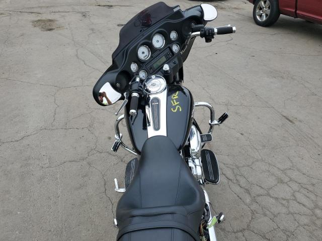 2011 HARLEY-DAVIDSON FLHX 1HD1KBM10BB670067