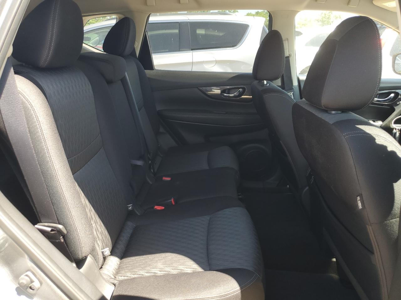 Nissan Rogue s 2018